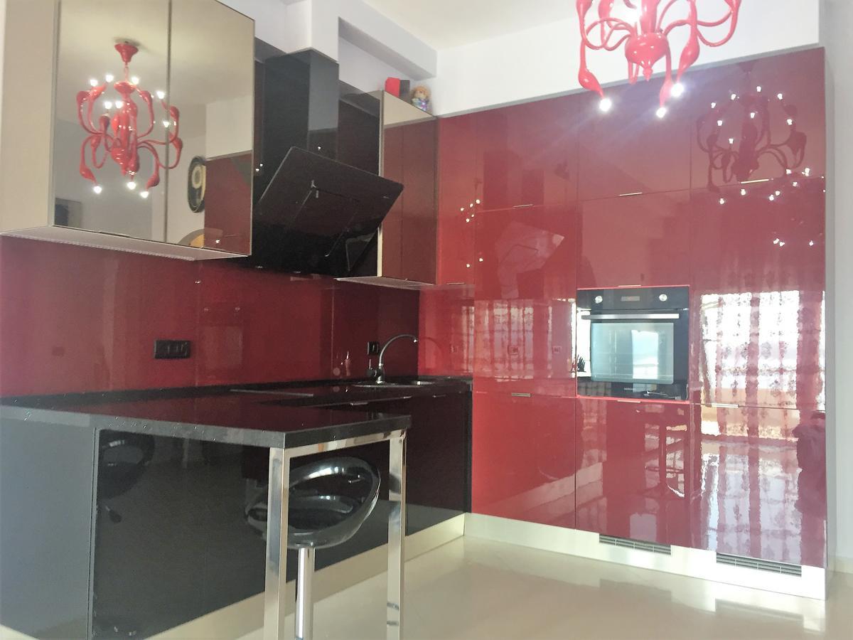 Royal King And Queen For Luxury Life Apartman